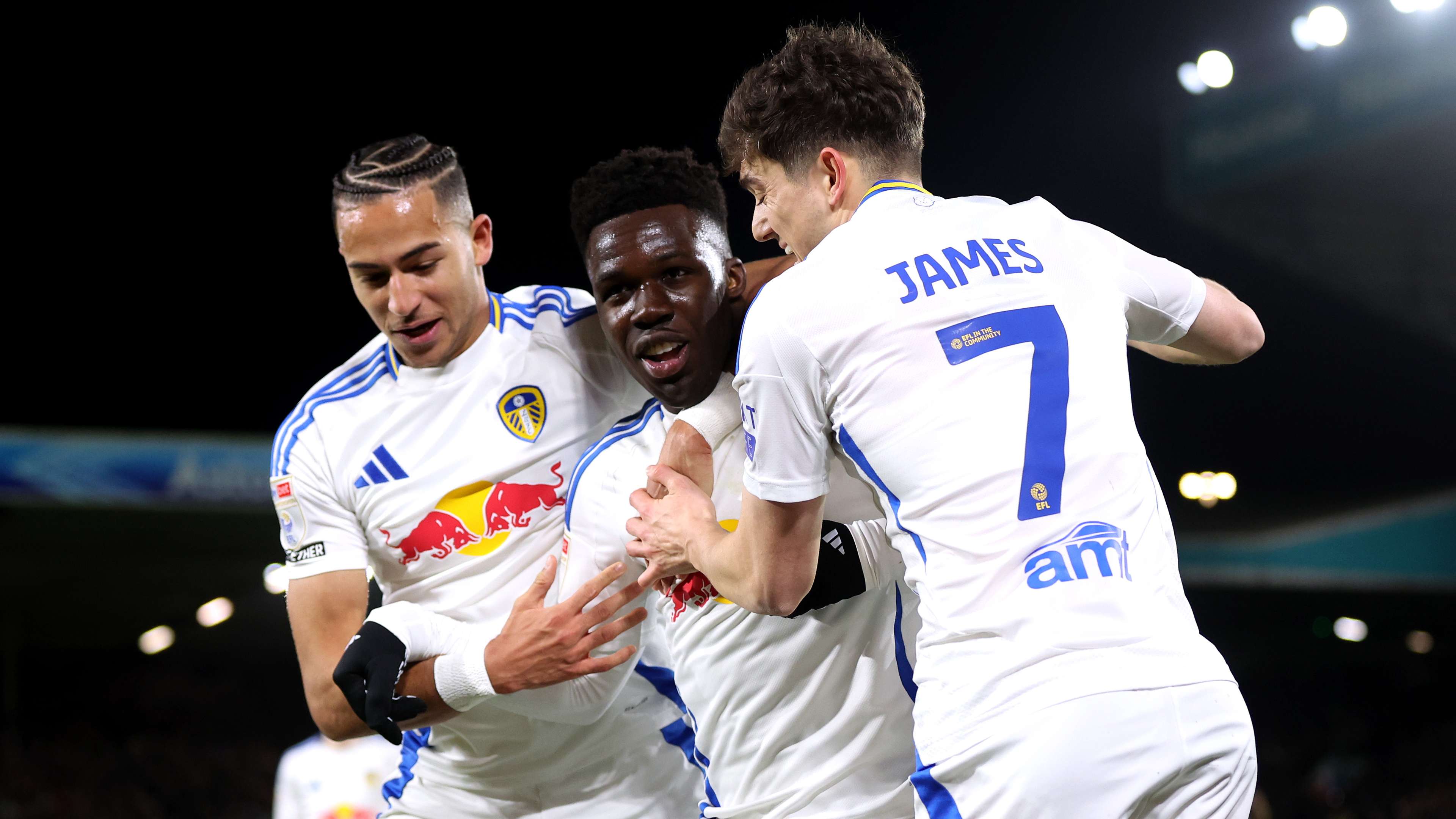 英超战报阿森纳险胜富勒姆 曼联遭诺丁汉逆袭落败