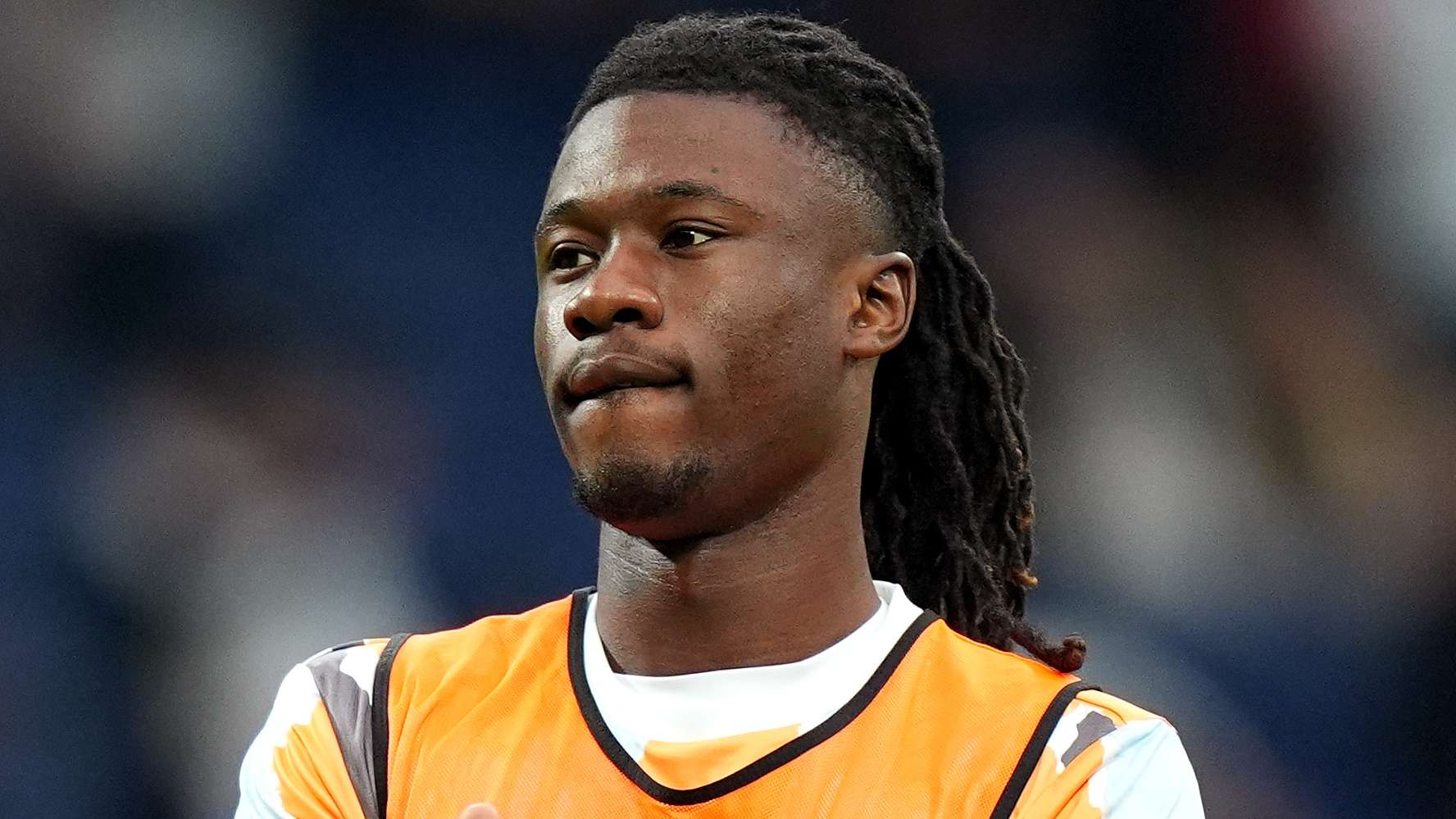 滕哈赫赛后怒斥球员听曼城庆祝取消休假布置作业挑战士气